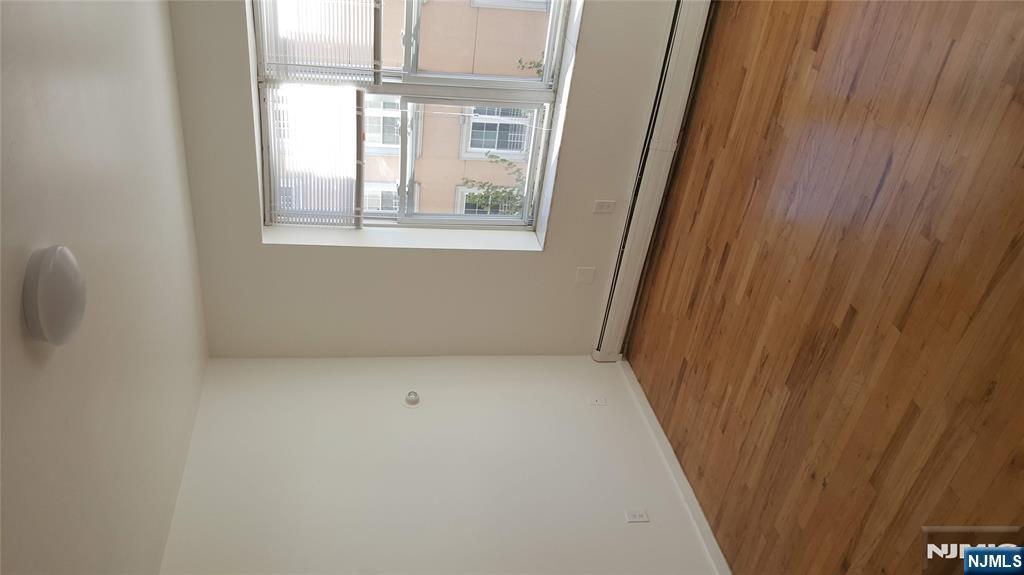 135 Van Wagenen Avenue 3E
