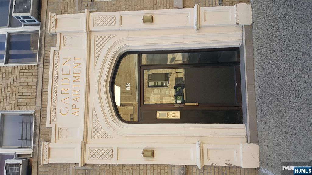 135 Van Wagenen Avenue 3E