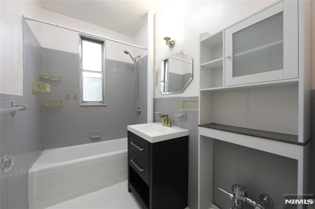 100 E Palisade Avenue A24