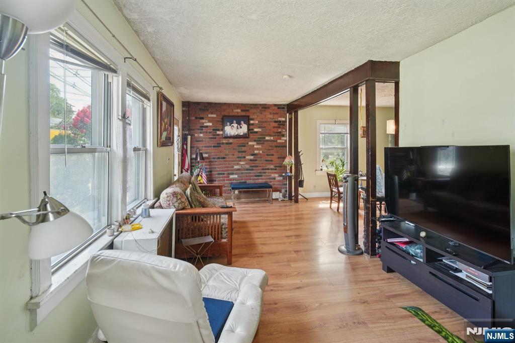 800 Grand Avenue