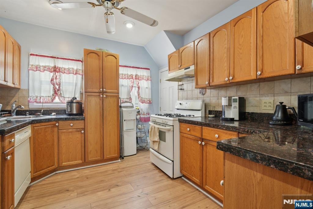 800 Grand Avenue