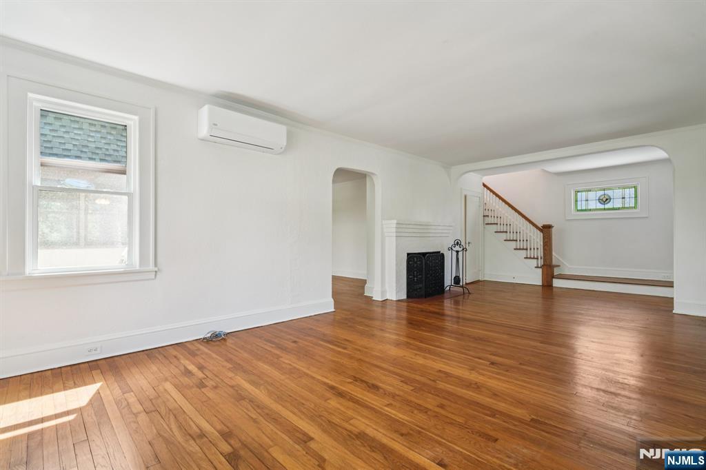 208 W Hudson Avenue