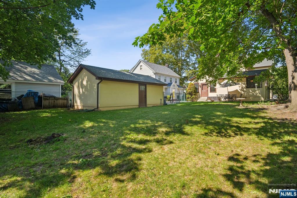 208 W Hudson Avenue