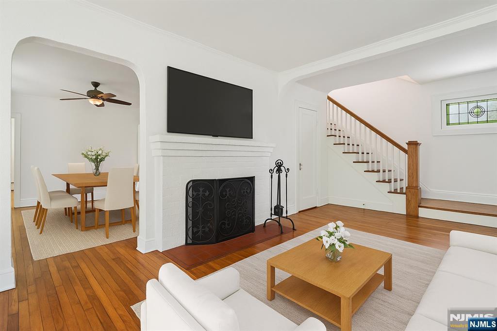 208 W Hudson Avenue