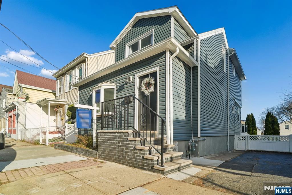 113 Valley Road