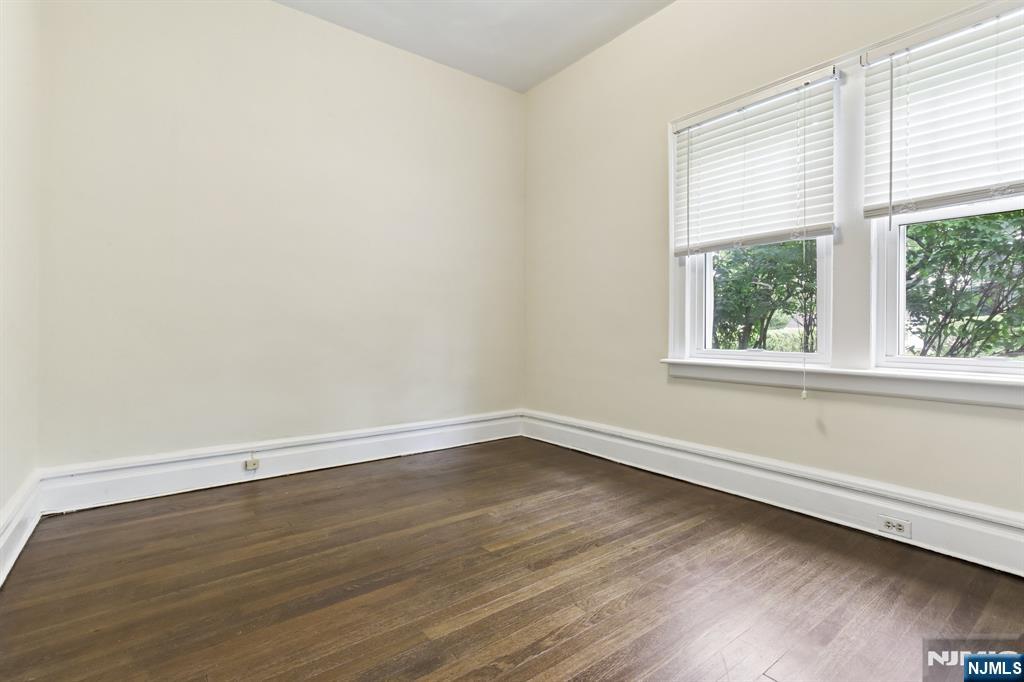195 Riveredge Road 1