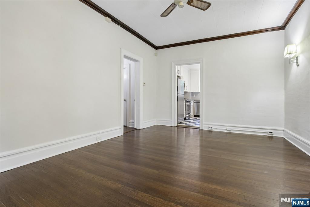 195 Riveredge Road 1
