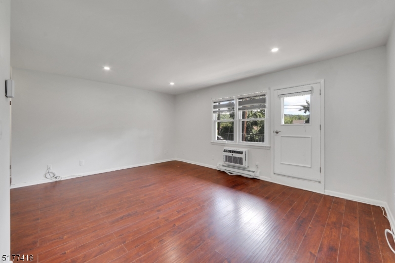 100 Pierson Miller Dr B1
