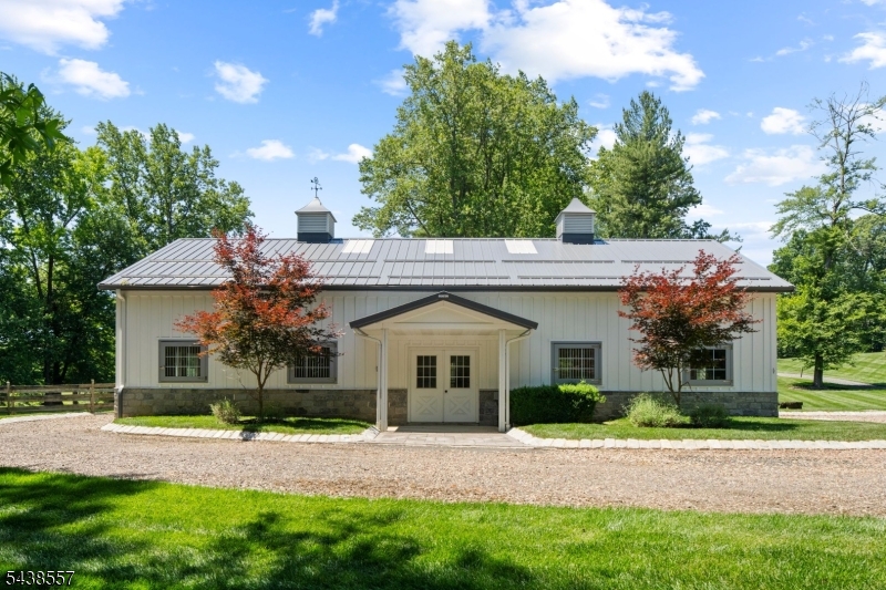 7 Homelands Dr