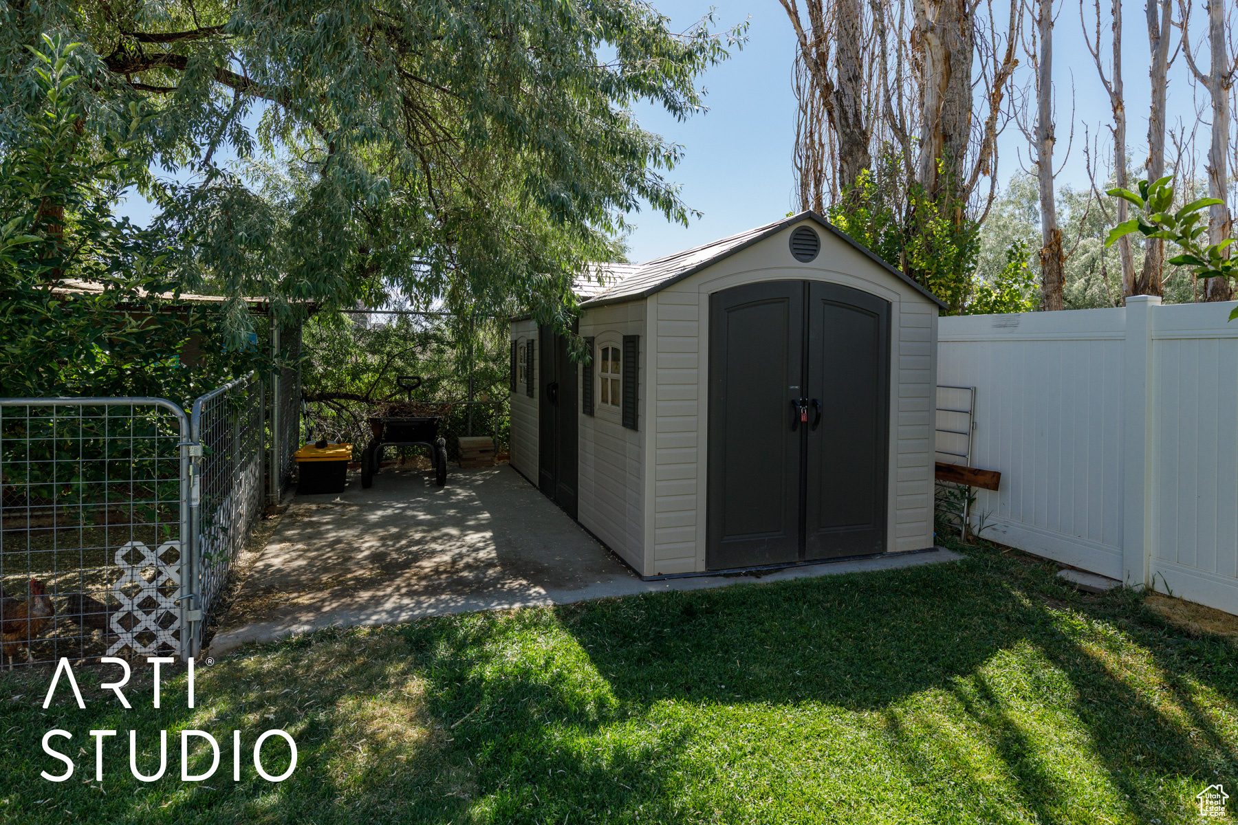 221 E BROOKMEADOW DR