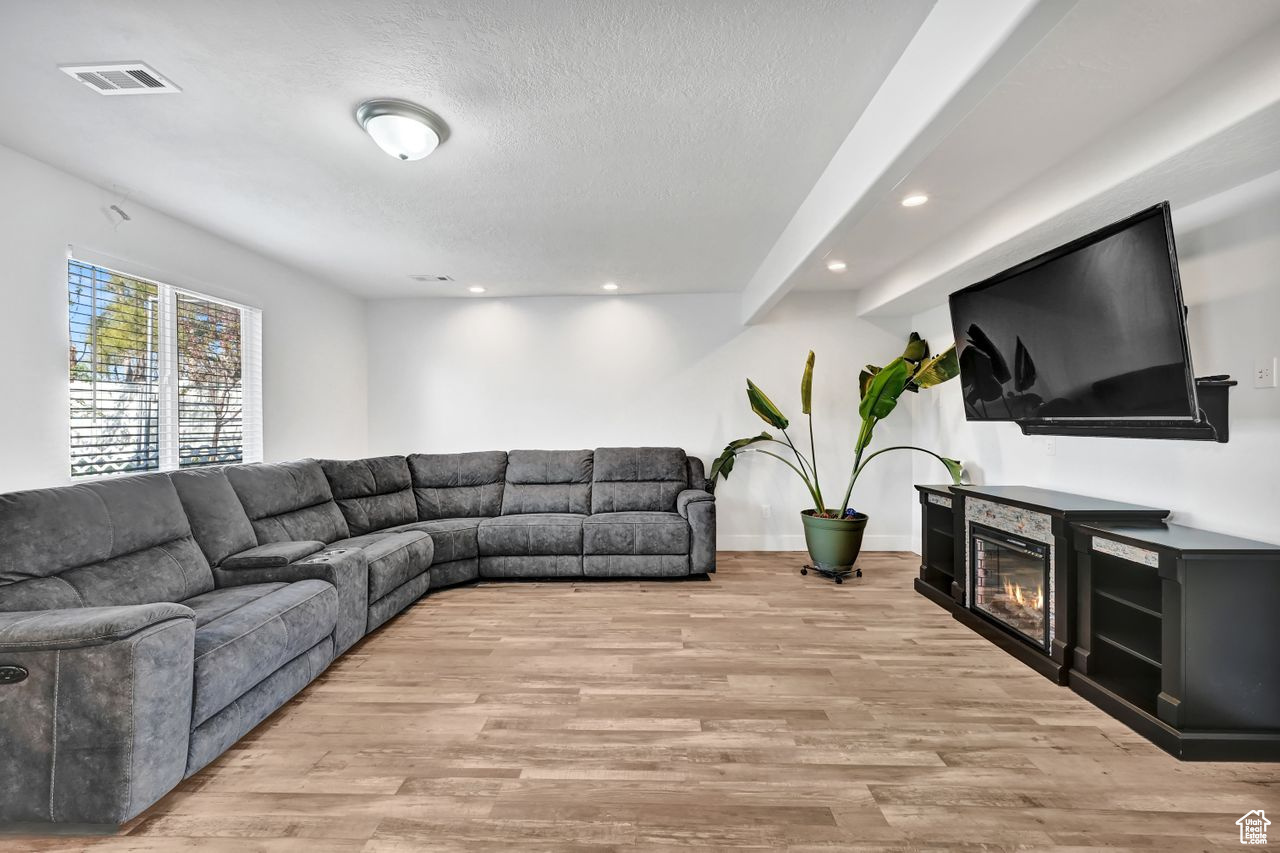 221 E BROOKMEADOW DR