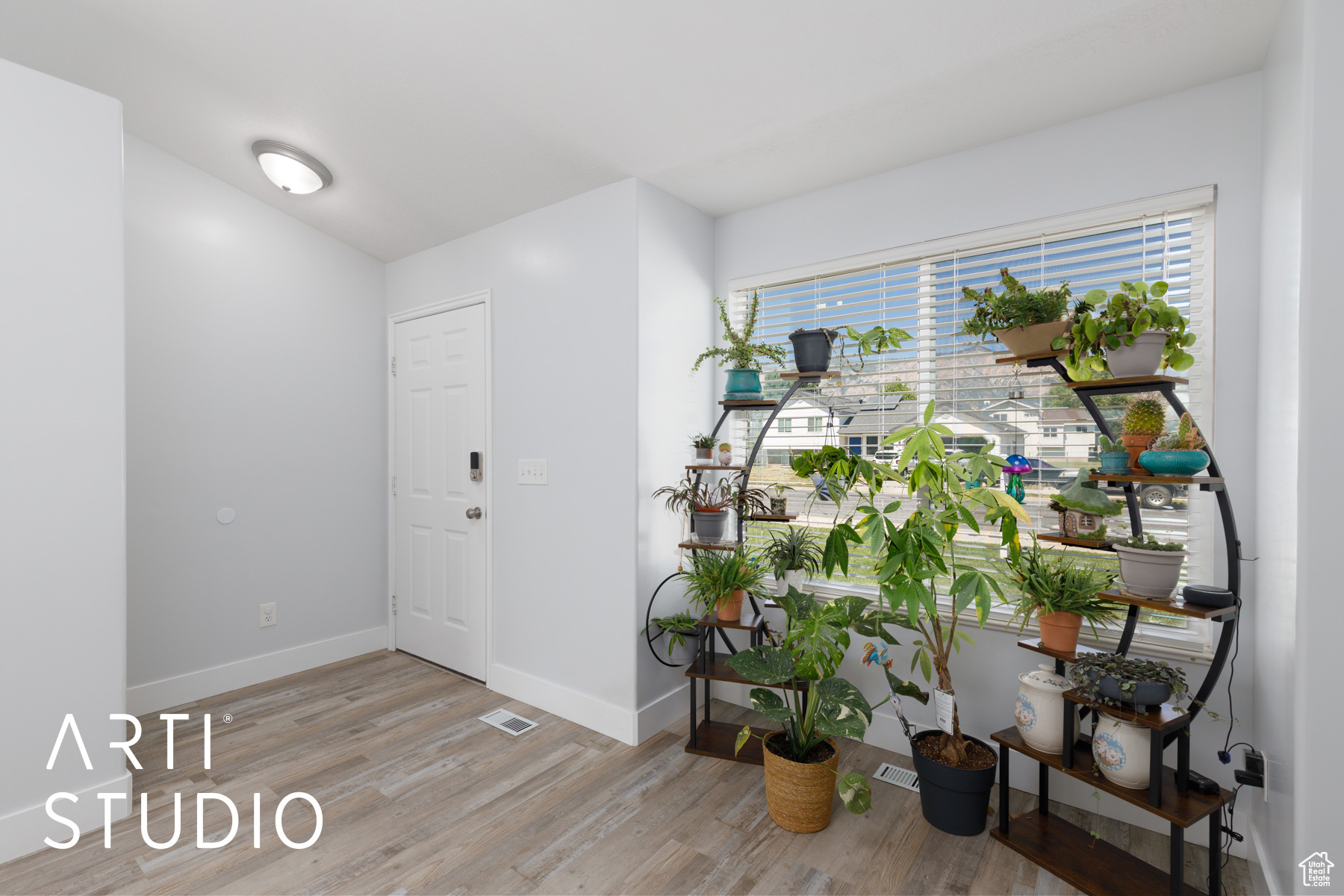221 E BROOKMEADOW DR