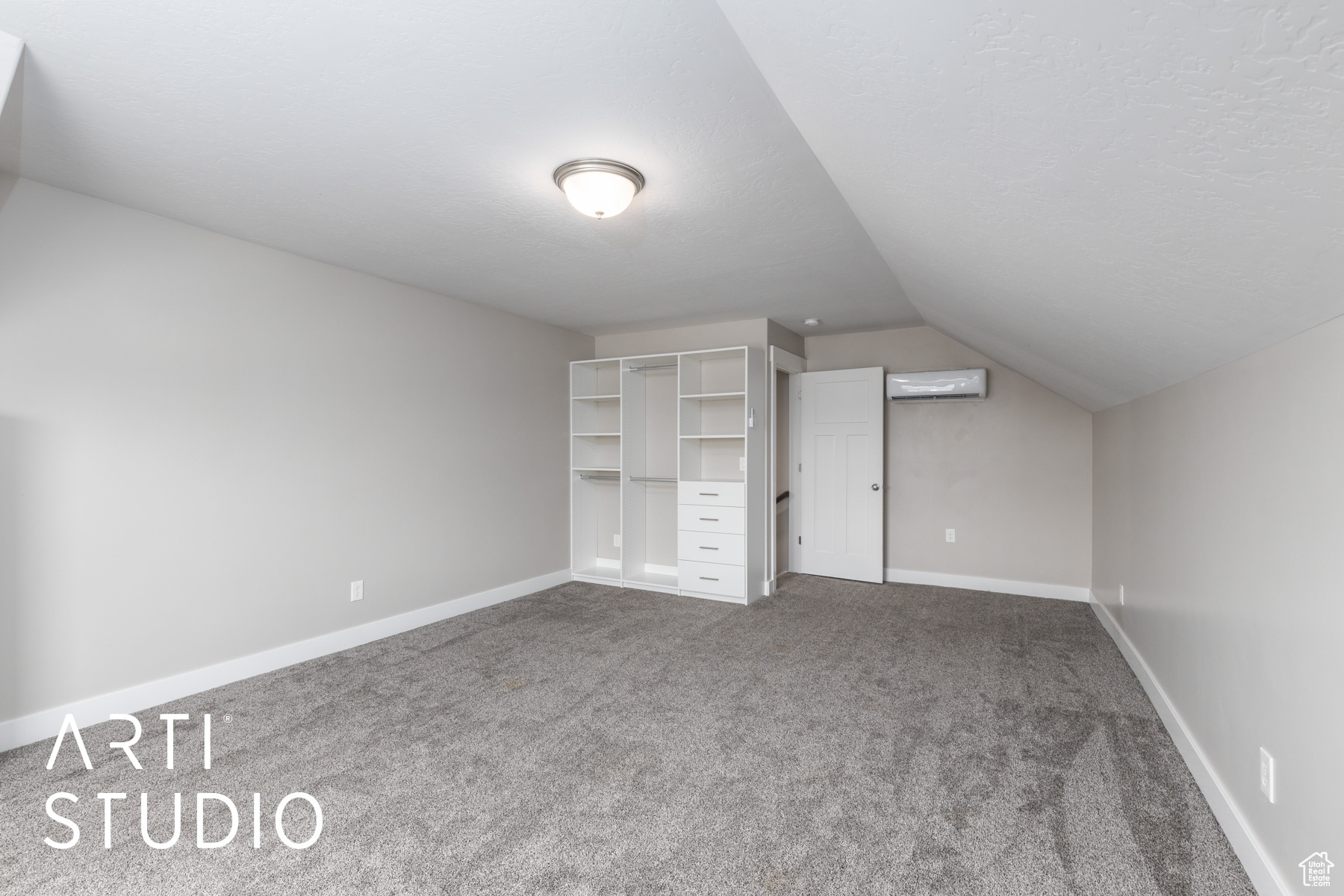 3946 W 2875 N