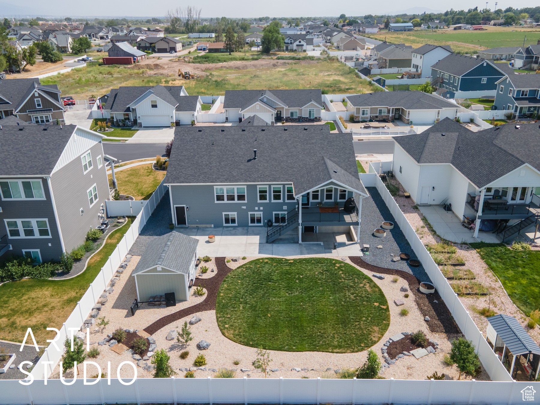 3946 W 2875 N