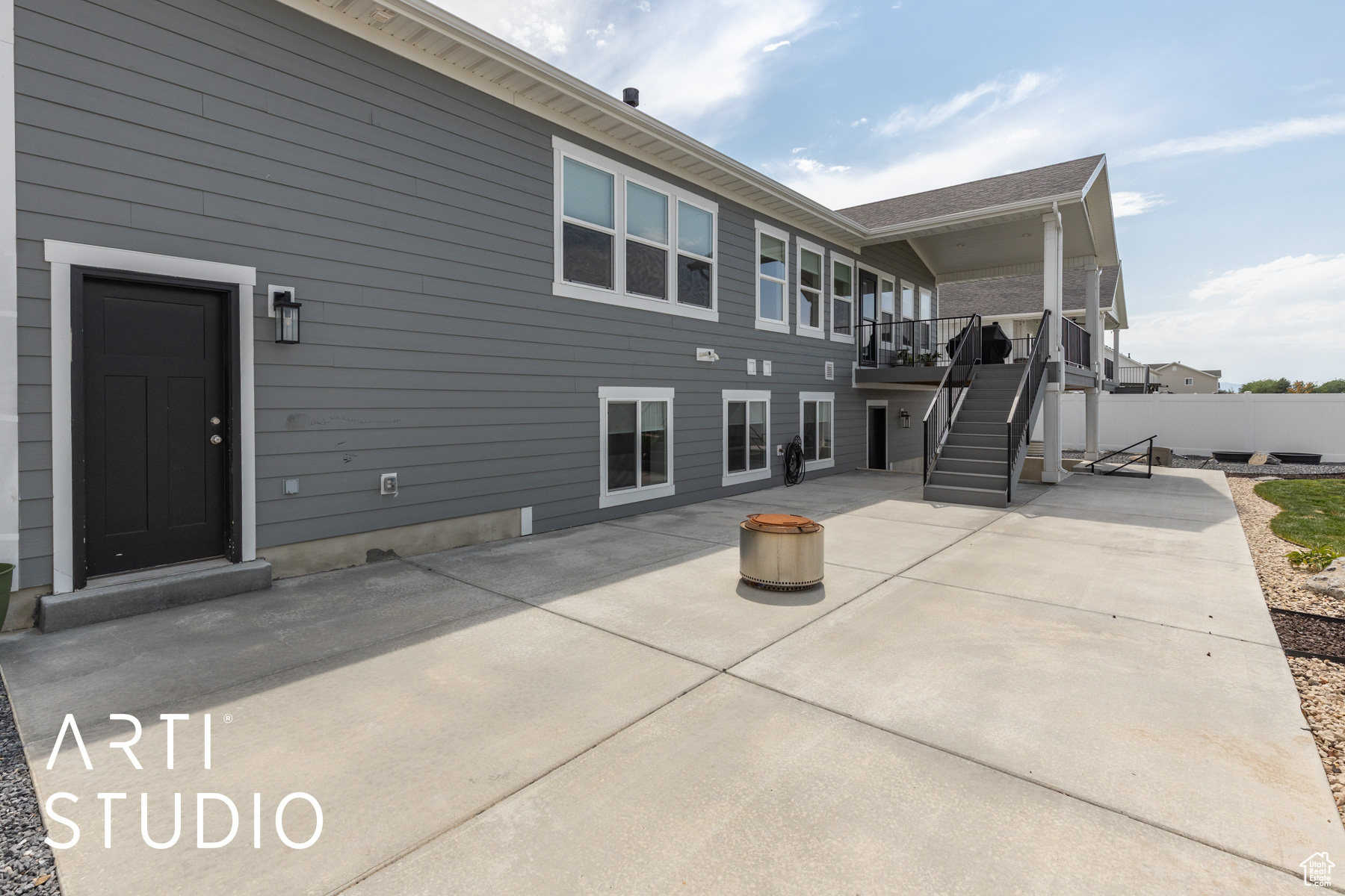 3946 W 2875 N