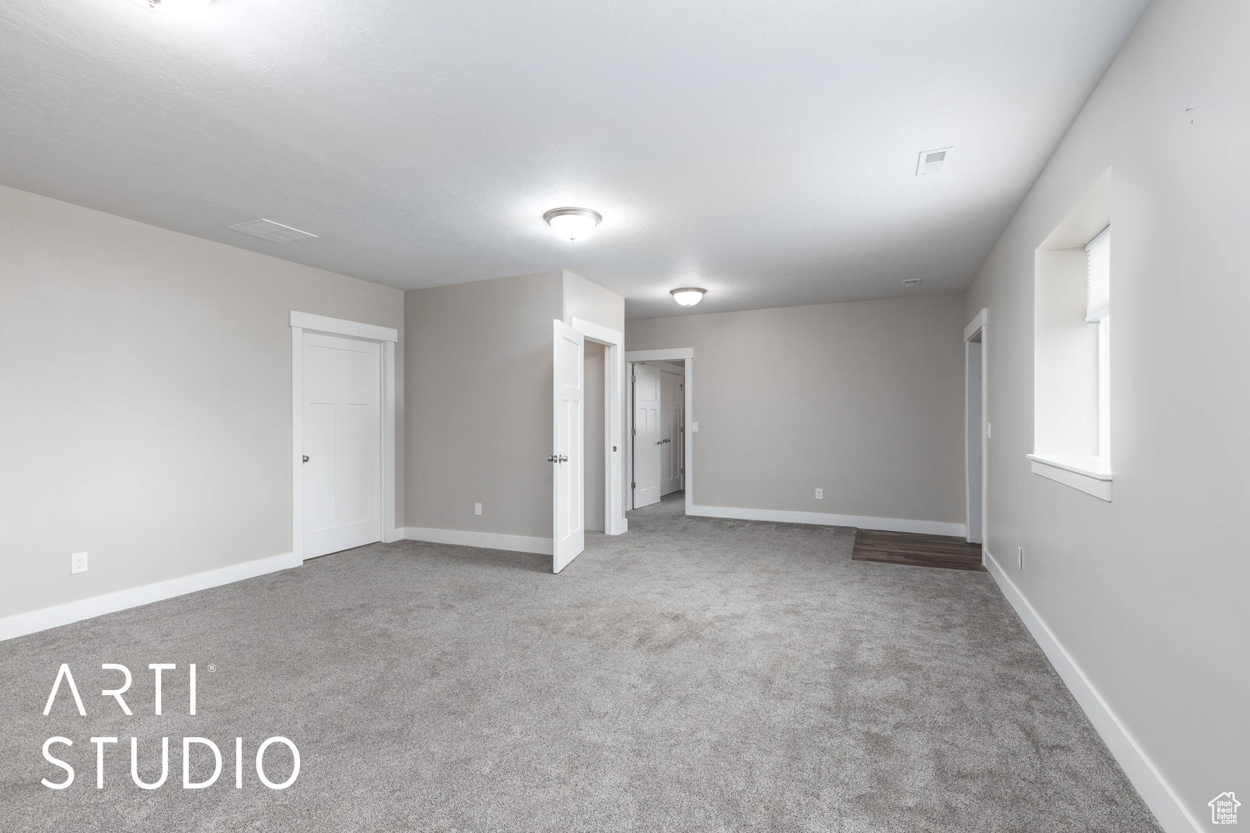 3946 W 2875 N