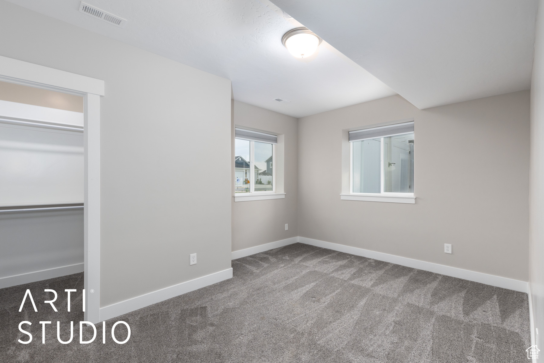 3946 W 2875 N