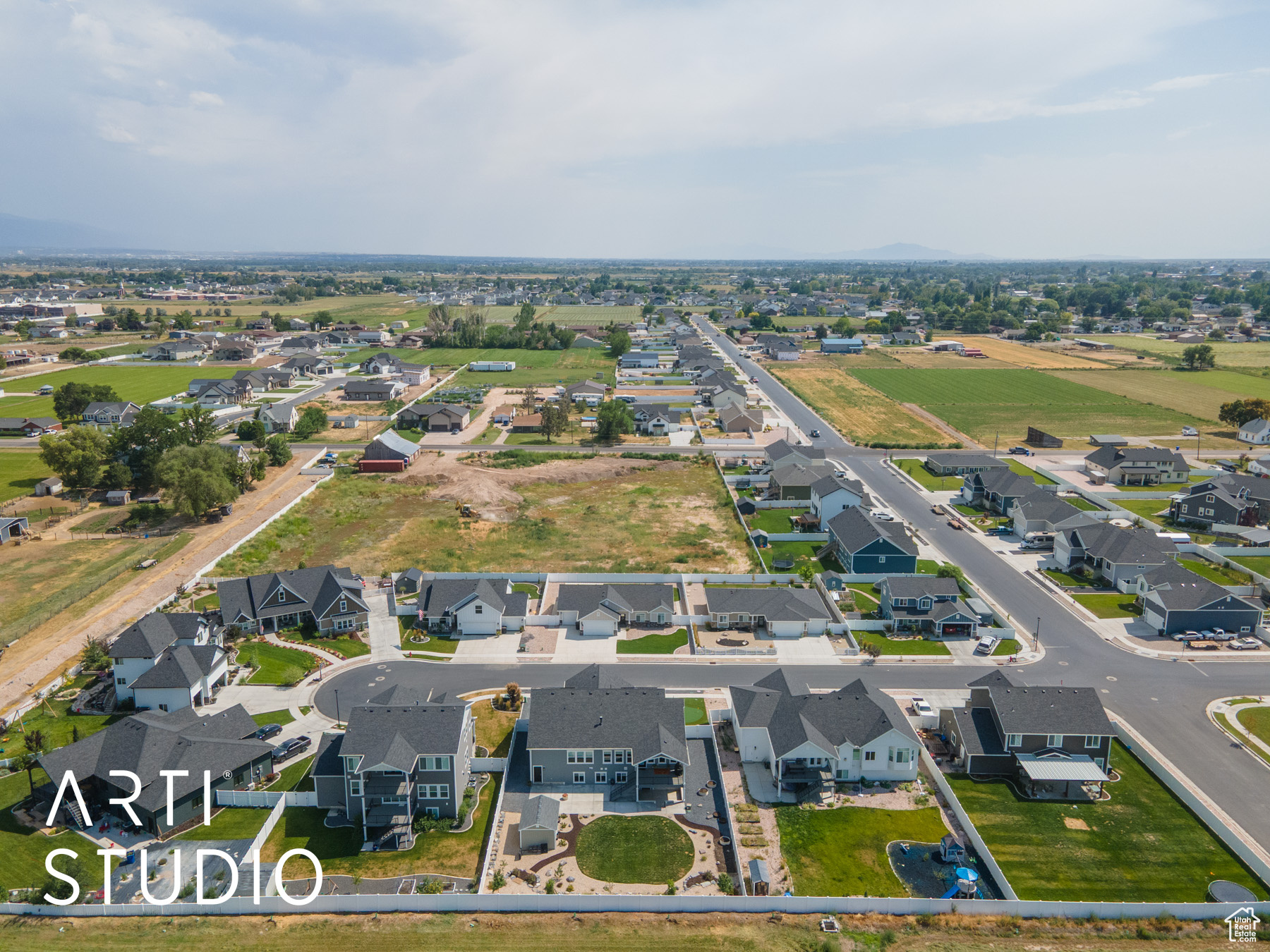 3946 W 2875 N