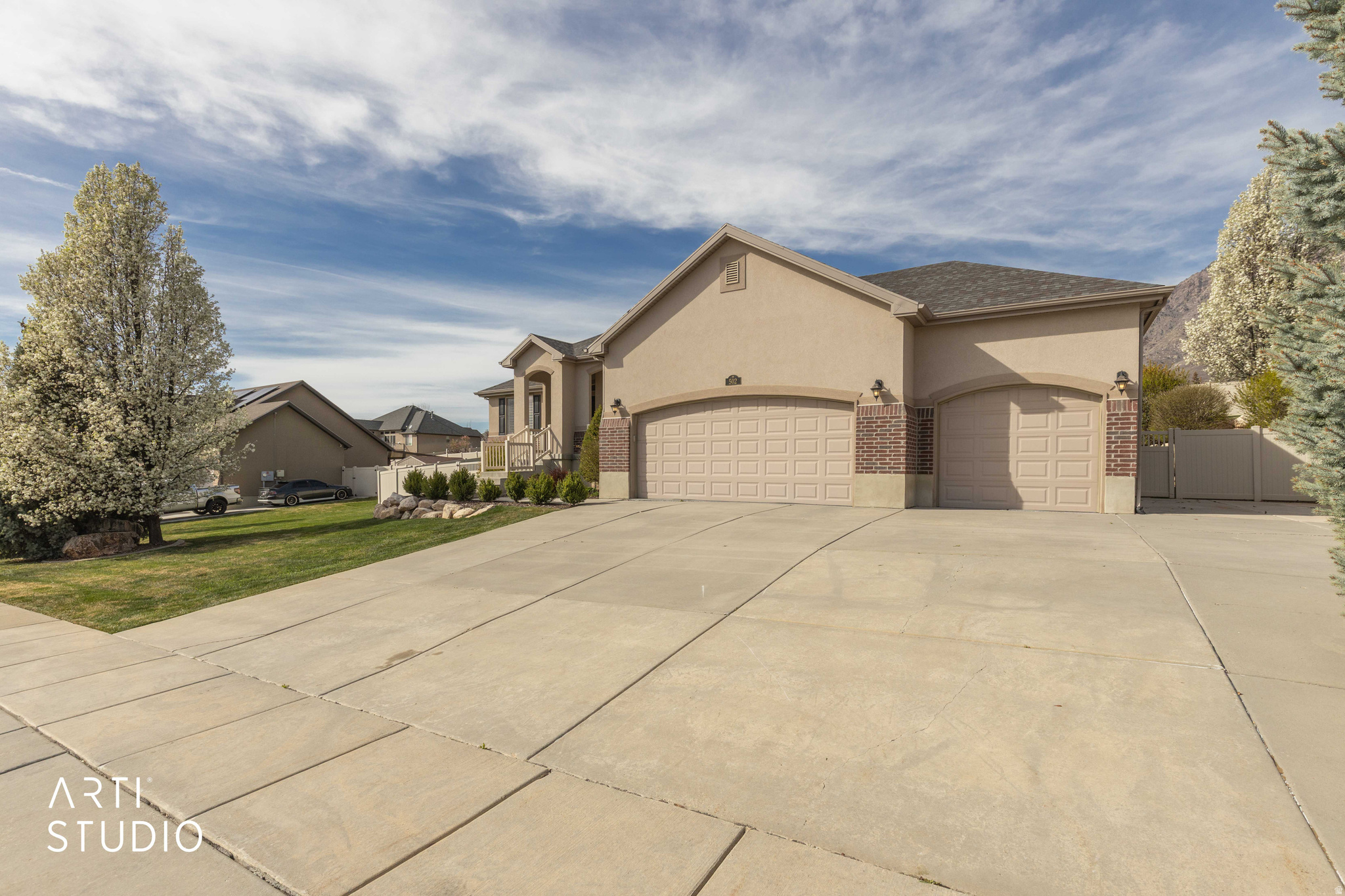 502 W ALDER CREEK DR