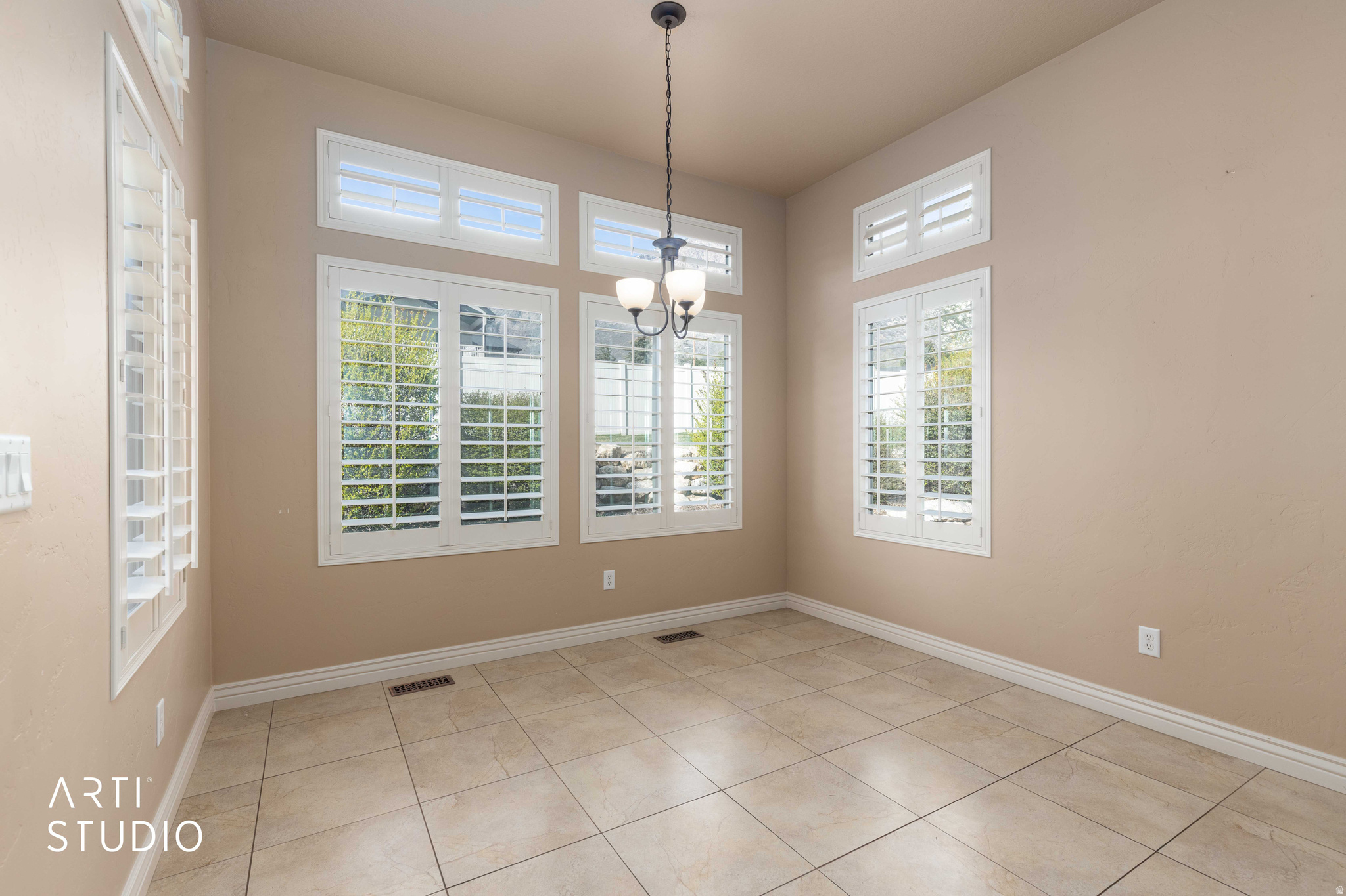 502 W ALDER CREEK DR