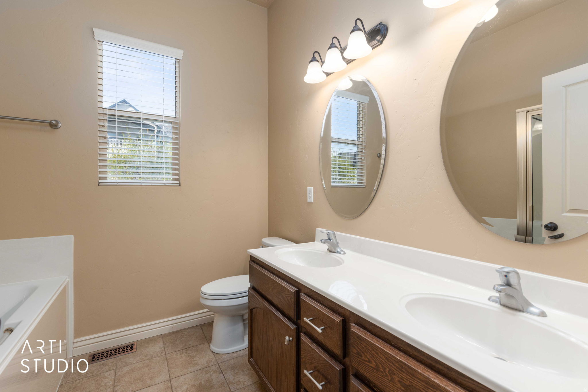 502 W ALDER CREEK DR