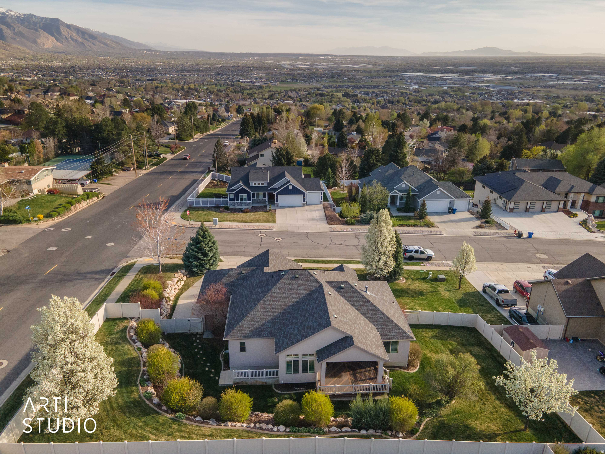502 W ALDER CREEK DR