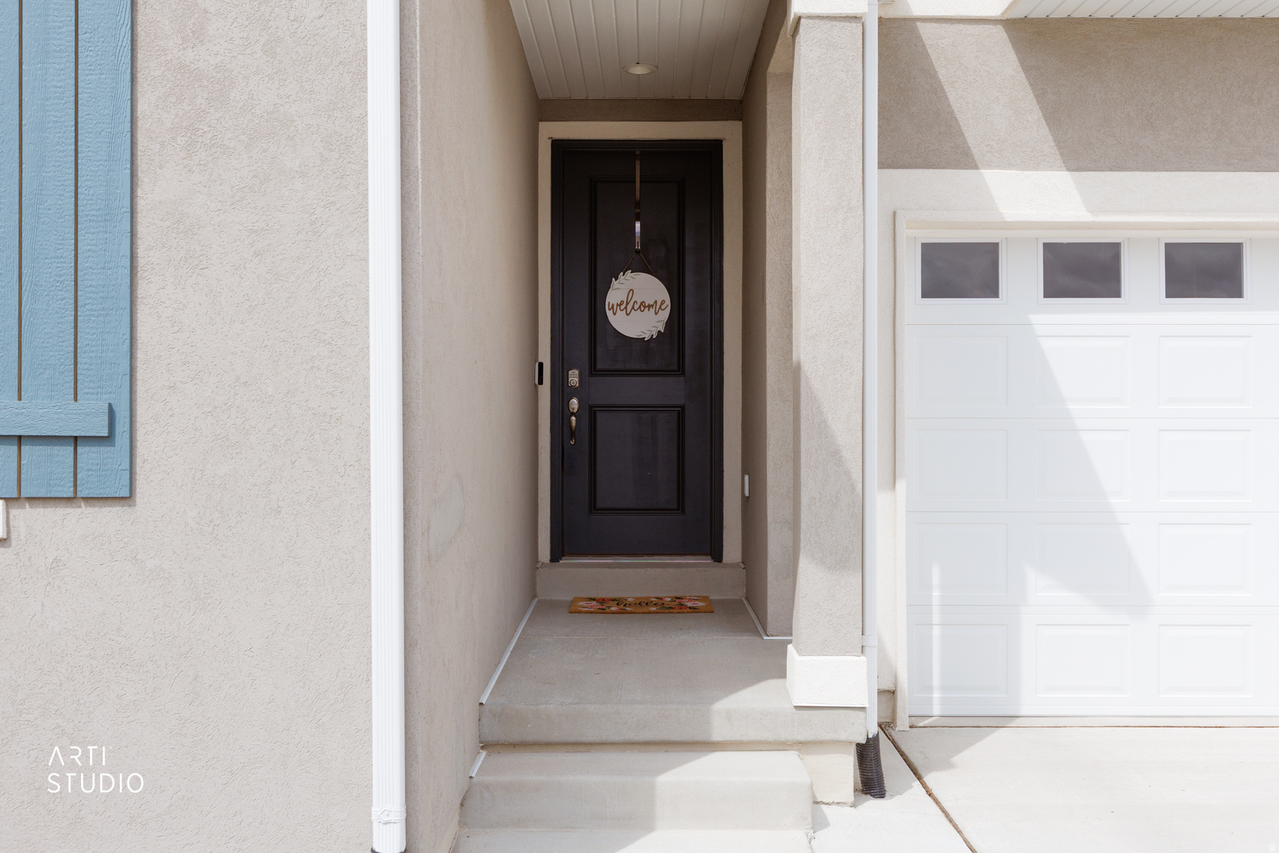540 W LEFTY LN