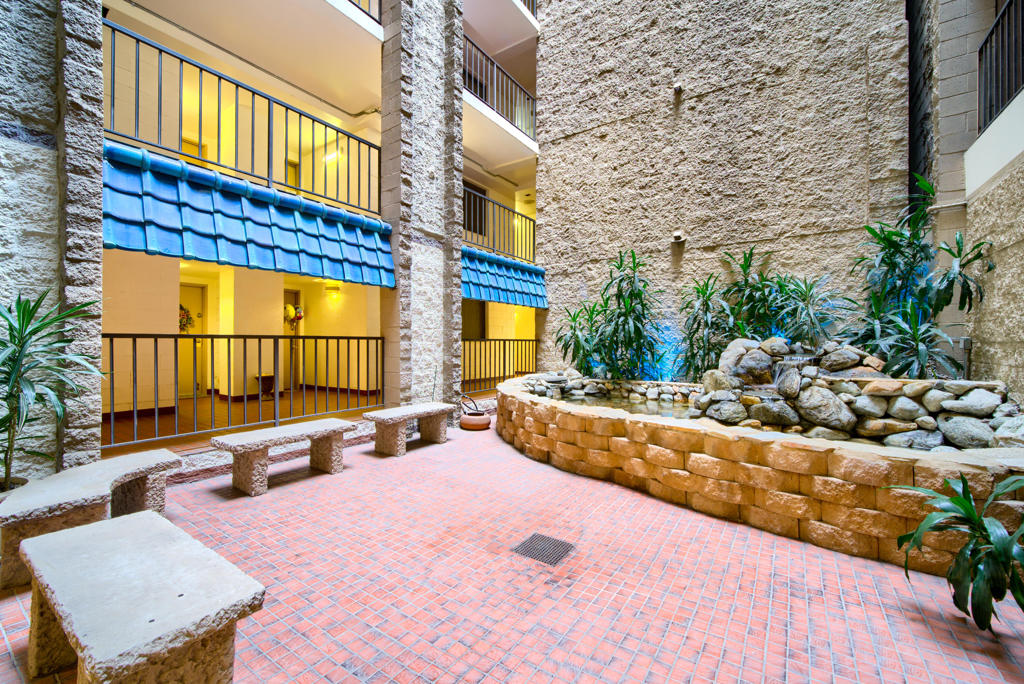 1750 E Ocean Boulevard 913