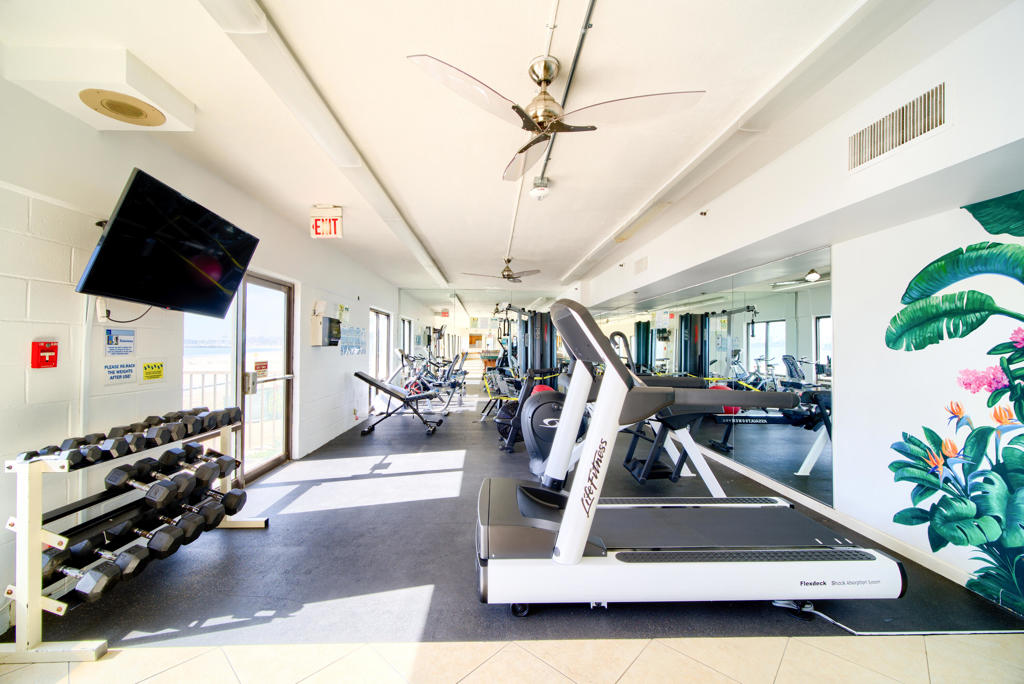 1750 E Ocean Boulevard 913