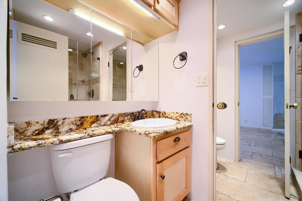 1750 E Ocean Boulevard 913