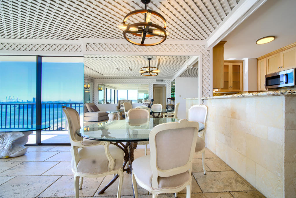 1750 E Ocean Boulevard 913