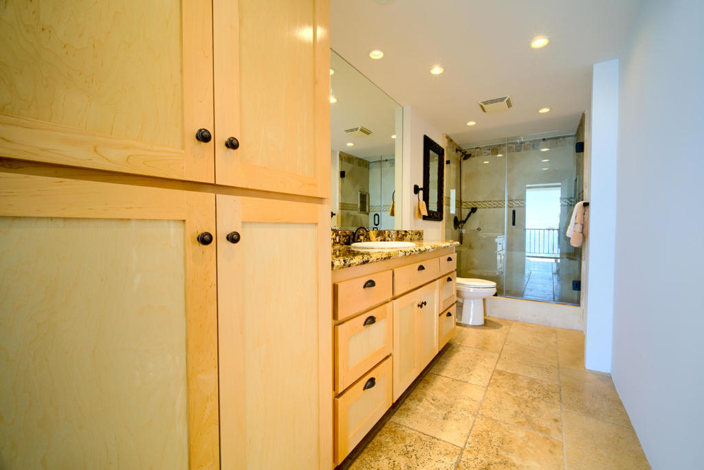 1750 E Ocean Boulevard 913