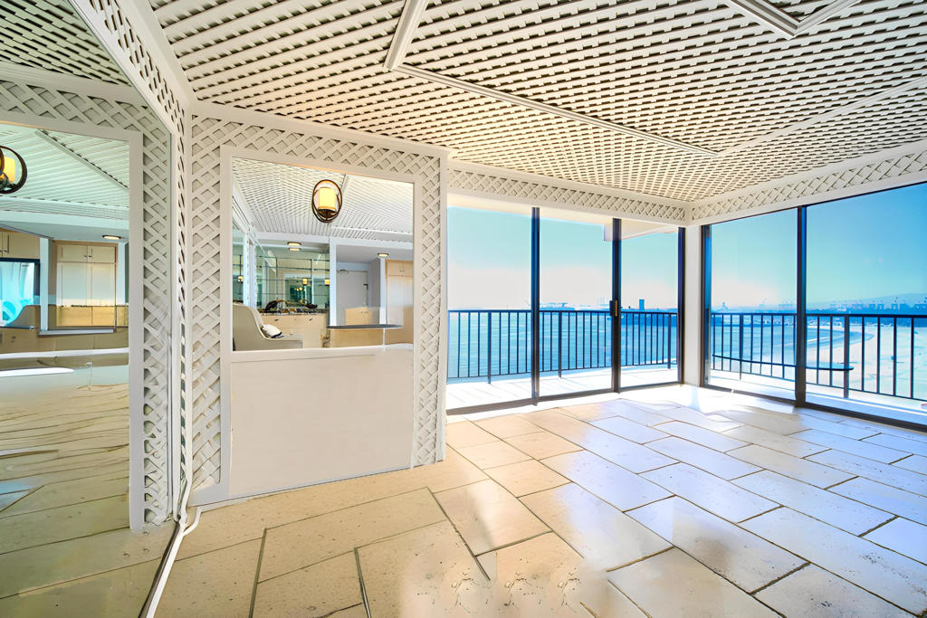 1750 E Ocean Boulevard 913