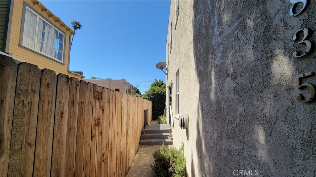 833 Cedar Avenue