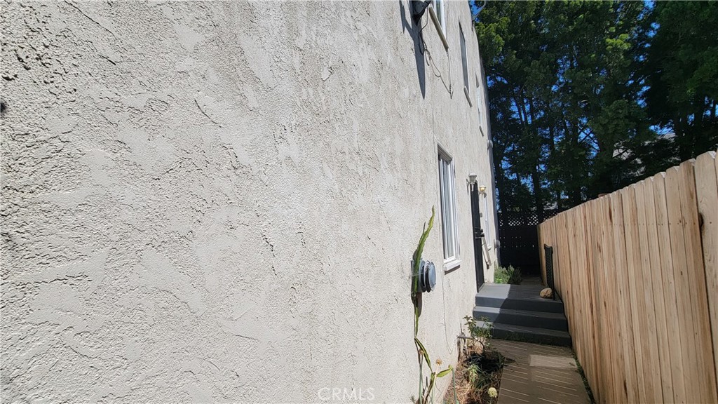 833 Cedar Avenue