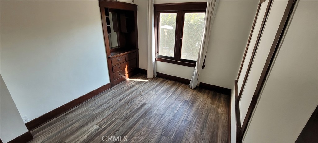 833 Cedar