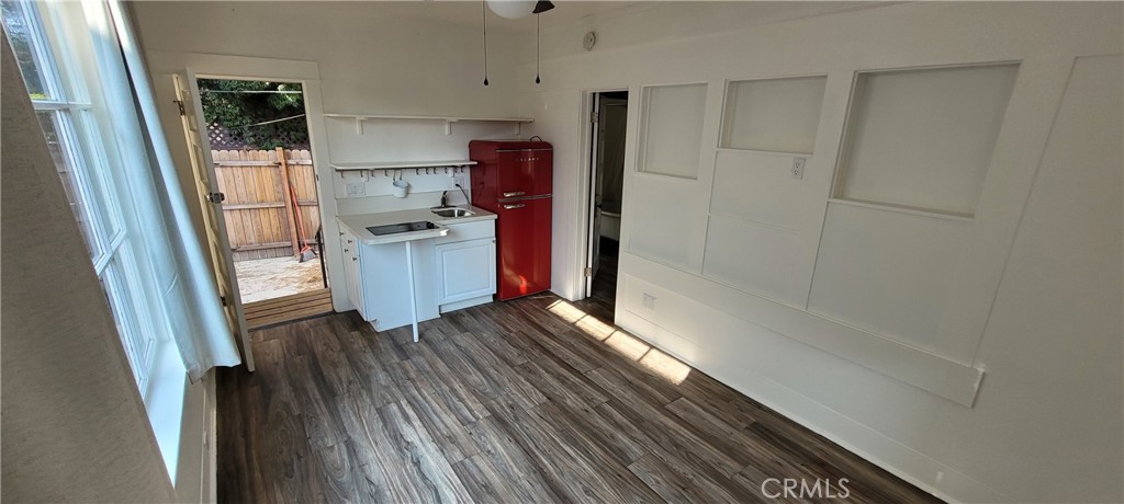 833 Cedar