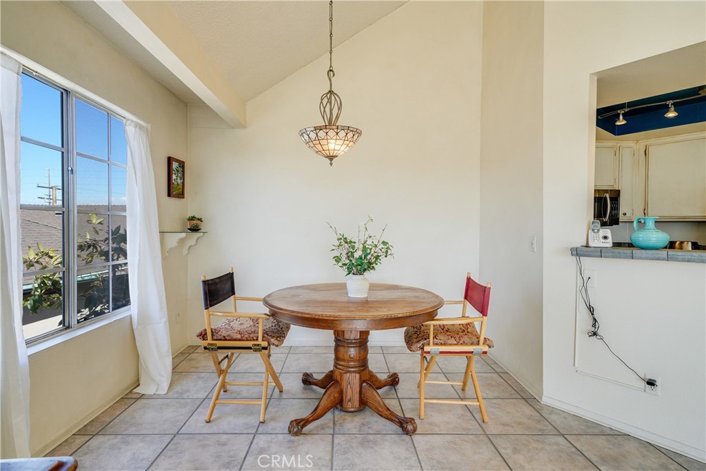 1100 Newport Avenue 402