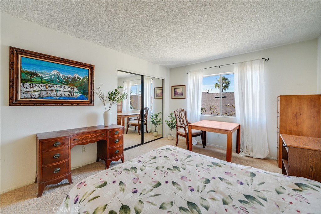 1100 Newport Avenue 402