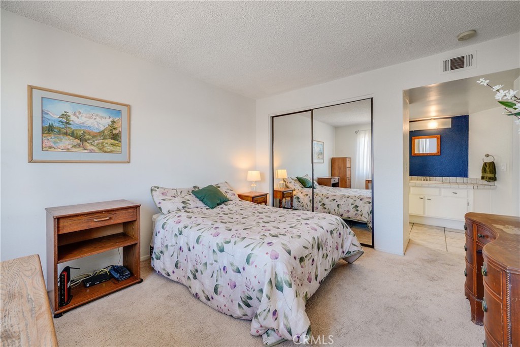 1100 Newport Avenue 402