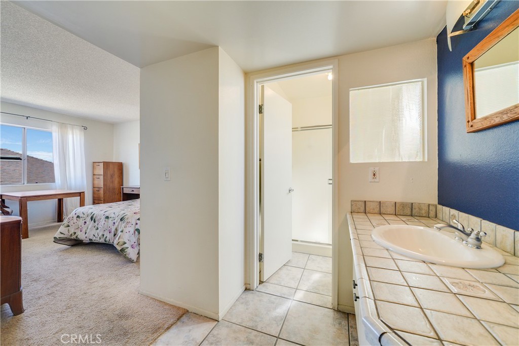 1100 Newport Avenue 402