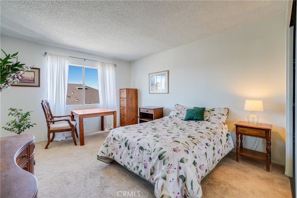 1100 Newport Avenue 402