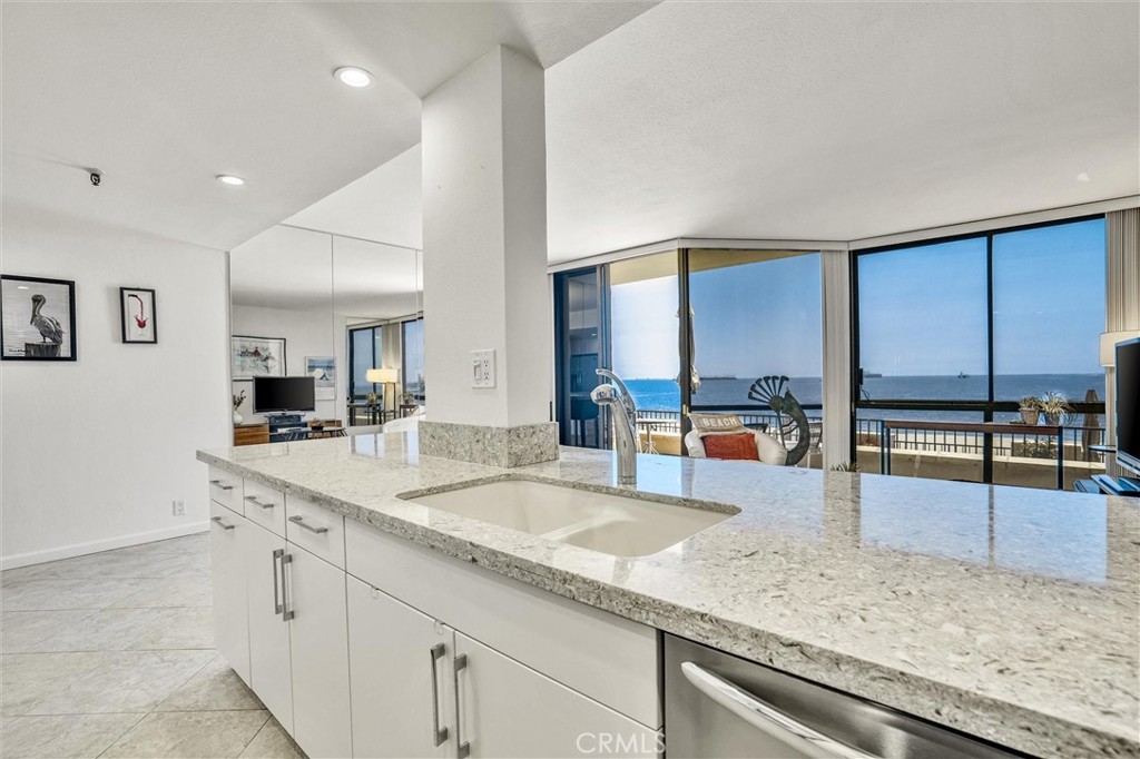 1750 E Ocean Boulevard 11