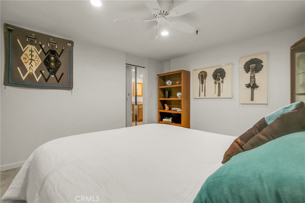 1750 E Ocean Boulevard 11