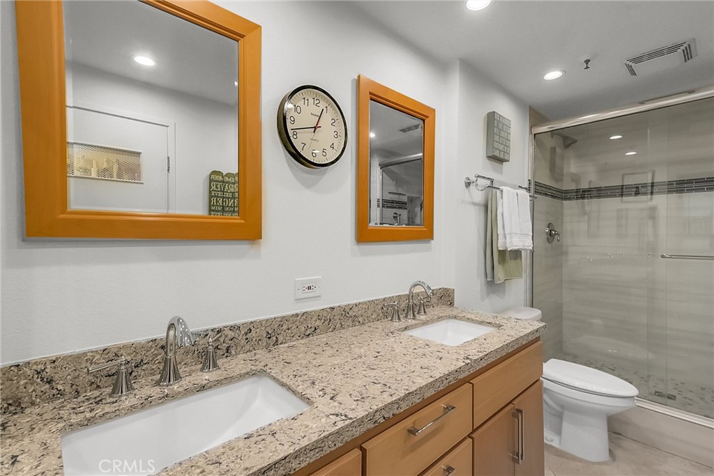 1750 E Ocean Boulevard 11