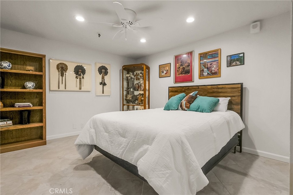 1750 E Ocean Boulevard 11