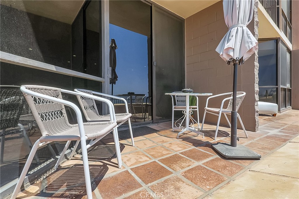 1750 E Ocean Boulevard 11