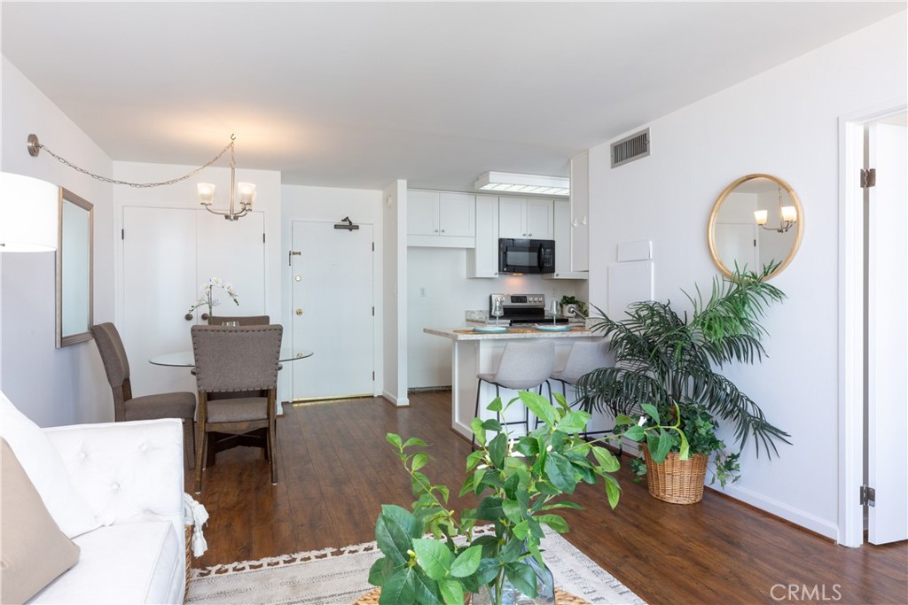 1750 E Ocean Boulevard 1004