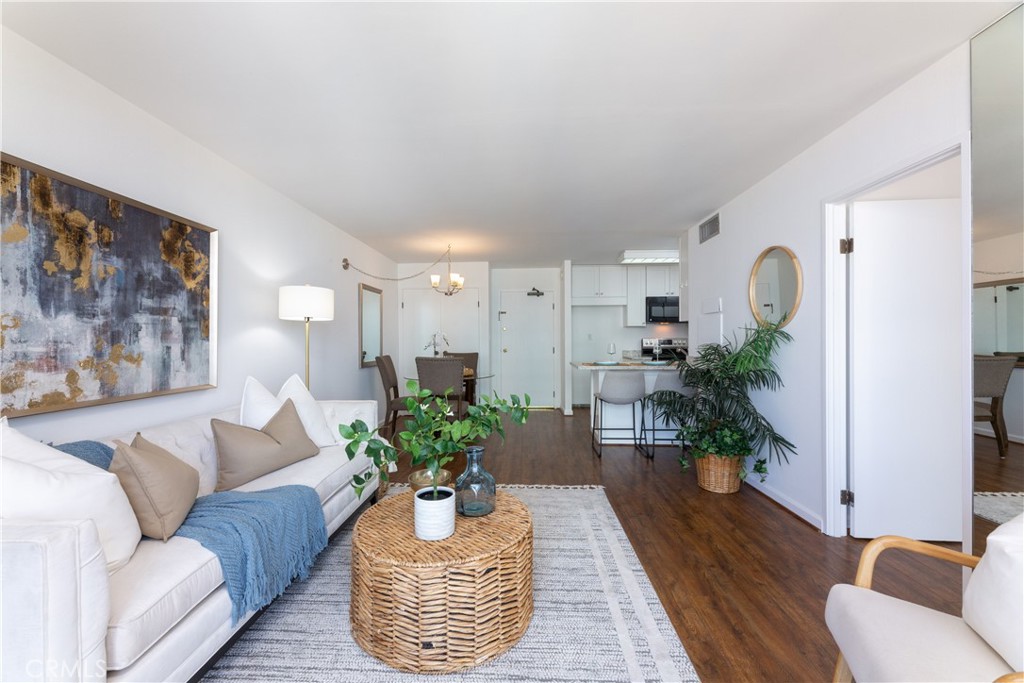 1750 E Ocean Boulevard 1004