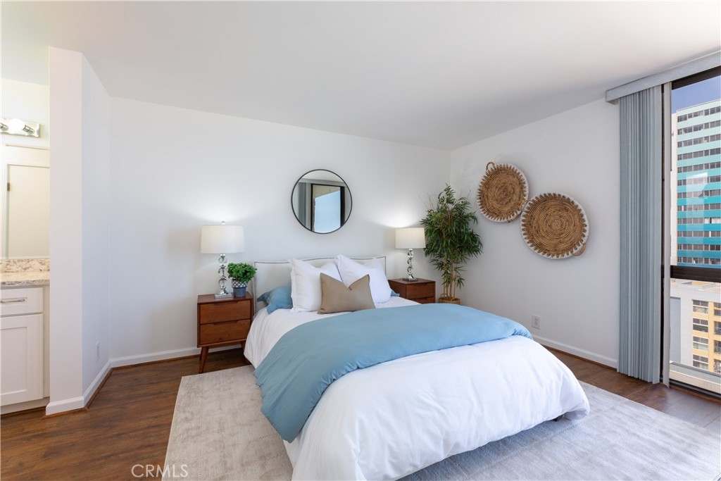 1750 E Ocean Boulevard 1004